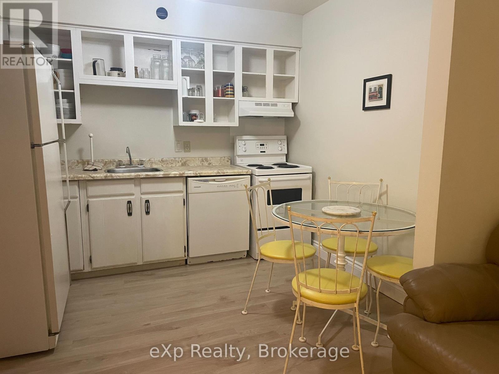 4 - 633 Harbour Street, Saugeen Shores, Ontario  N0H 2C5 - Photo 5 - X11934329