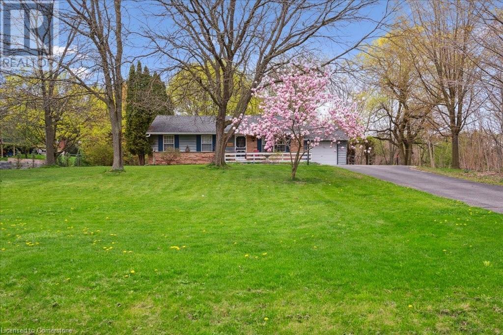 39 Bannockburn Road, Kitchener, Ontario  N2R 1M1 - Photo 2 - 40693860