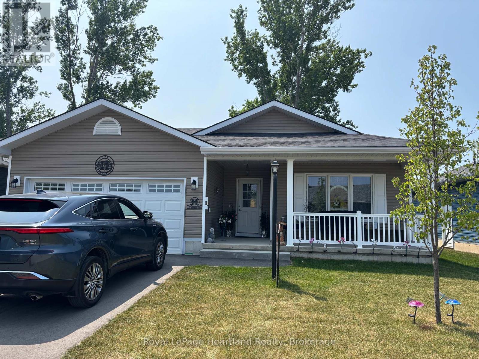 273 Lake Breeze Drive, Ashfield-Colborne-Wawanosh, Ontario  N7A 3Y3 - Photo 1 - X11953007