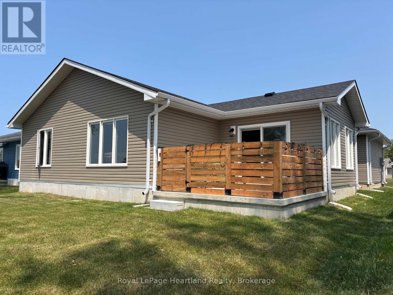 273 Lake Breeze Drive, Ashfield-Colborne-Wawanosh, Ontario  N7A 3Y3 - Photo 30 - X11953007