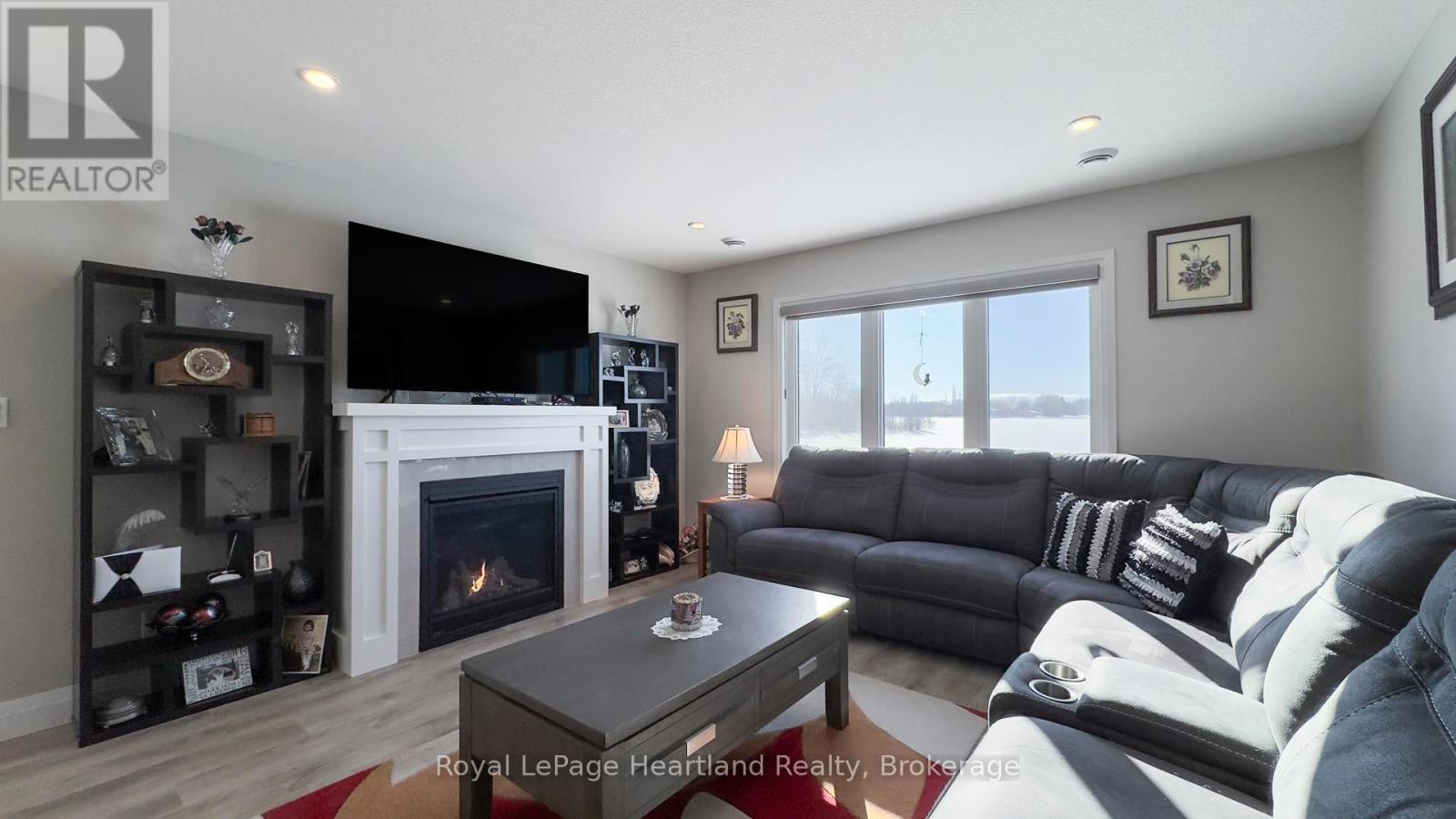 273 Lake Breeze Drive, Ashfield-Colborne-Wawanosh, Ontario  N7A 3Y3 - Photo 4 - X11953007