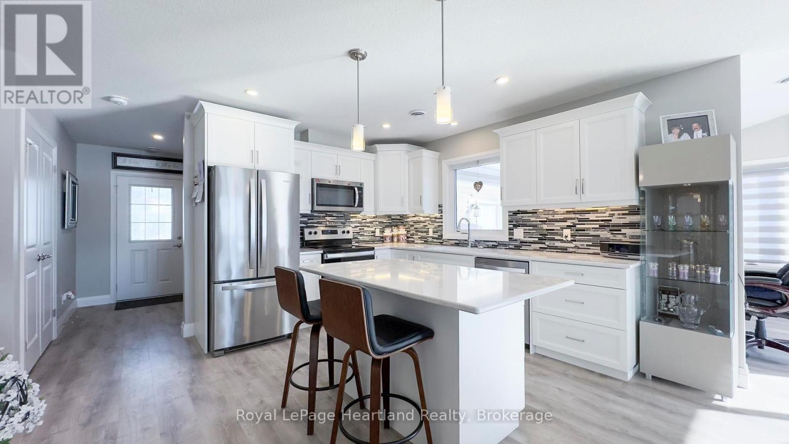 273 Lake Breeze Drive, Ashfield-Colborne-Wawanosh, Ontario  N7A 3Y3 - Photo 8 - X11953007