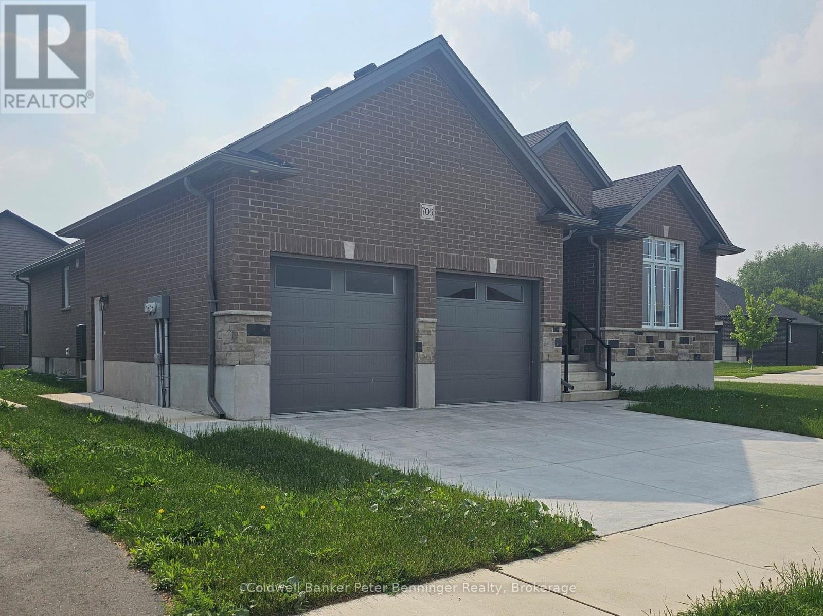 705 Hollinger Drive, North Perth, Ontario  N4W 3V2 - Photo 2 - X11958347