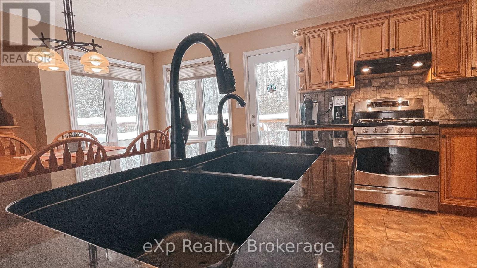 98 Birch Street, South Bruce Peninsula, Ontario  N0H 2G0 - Photo 10 - X11970013