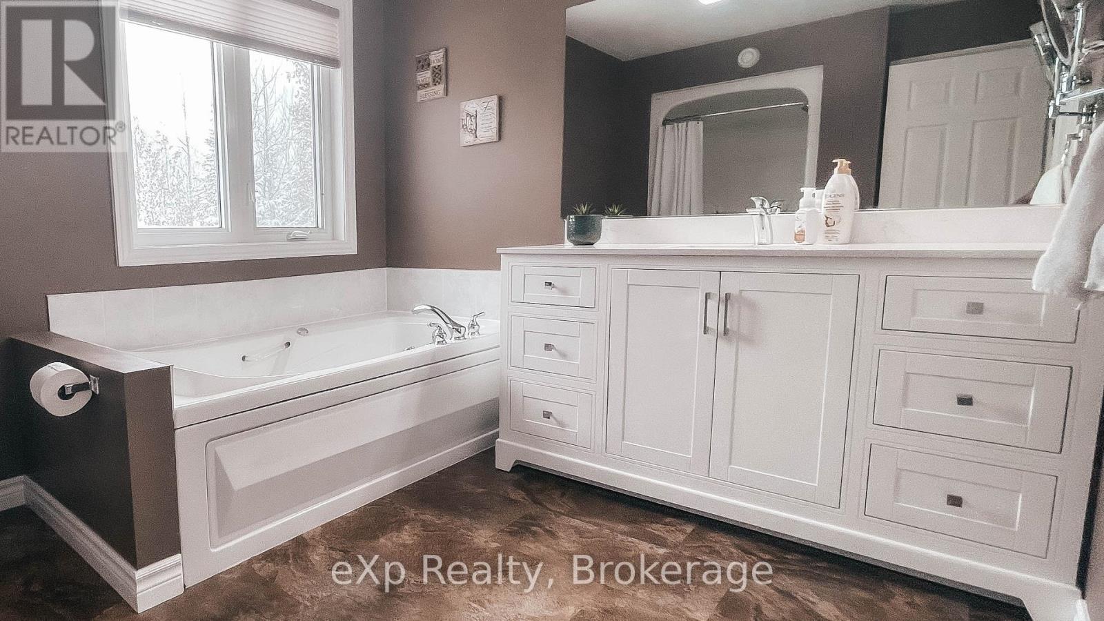 98 Birch Street, South Bruce Peninsula, Ontario  N0H 2G0 - Photo 24 - X11970013