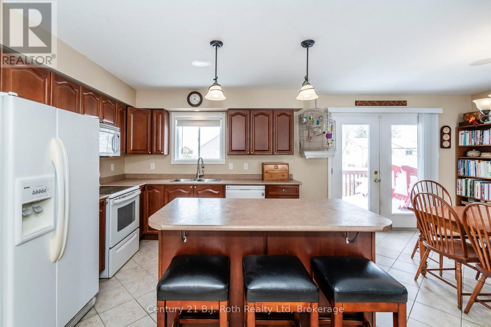 18 Bourgeois Beach Road, Tay, Ontario  L0K 2A0 - Photo 4 - S11970041