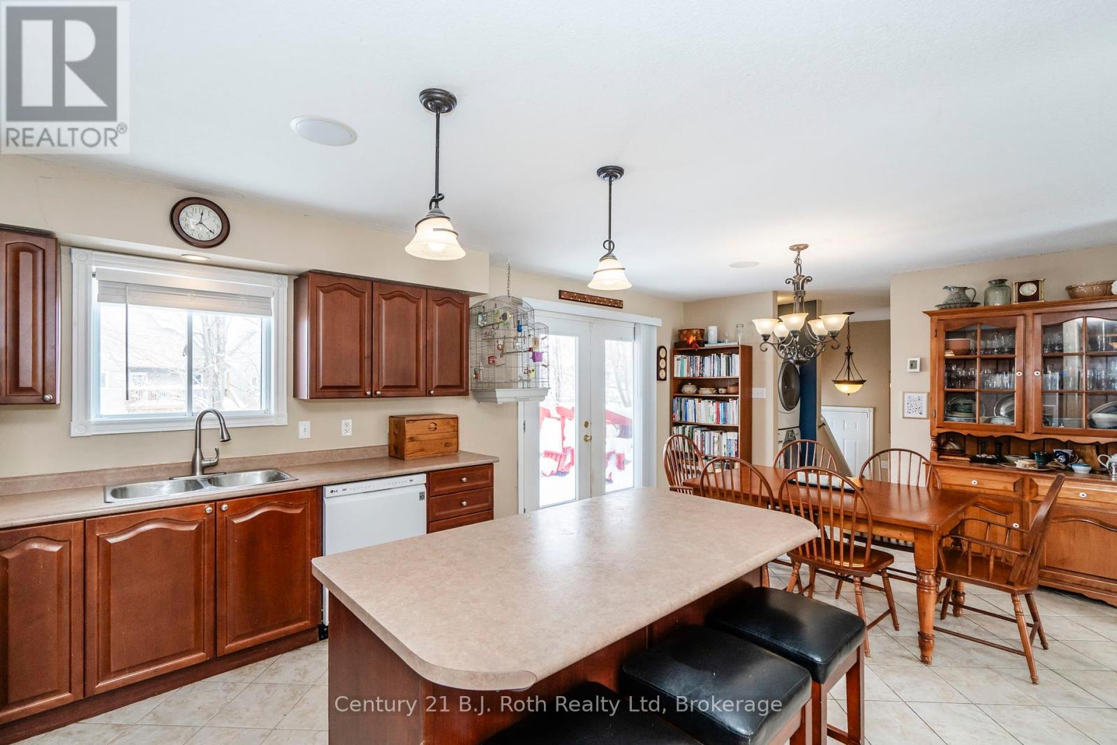 18 Bourgeois Beach Road, Tay, Ontario  L0K 2A0 - Photo 7 - S11970041