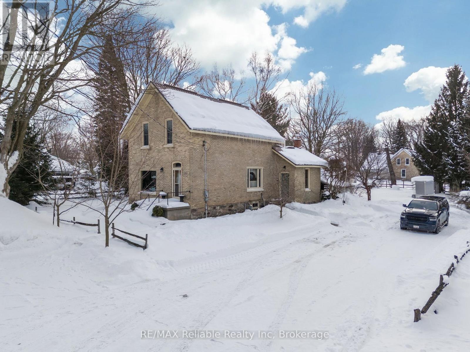293 Drummond Street, North Huron, Ontario  N0M 1H0 - Photo 3 - X11970380