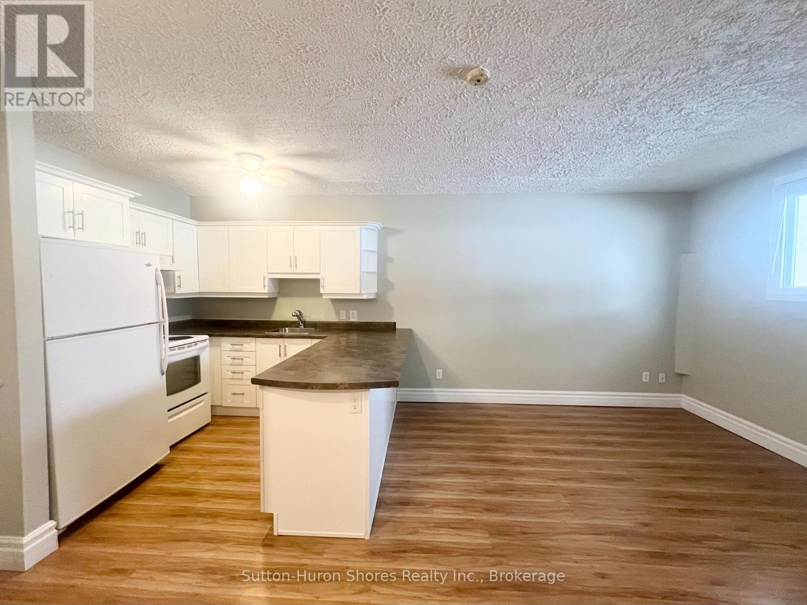 114 - 229 Adelaide Street, Saugeen Shores, Ontario  N0H 2L0 - Photo 5 - X11973206