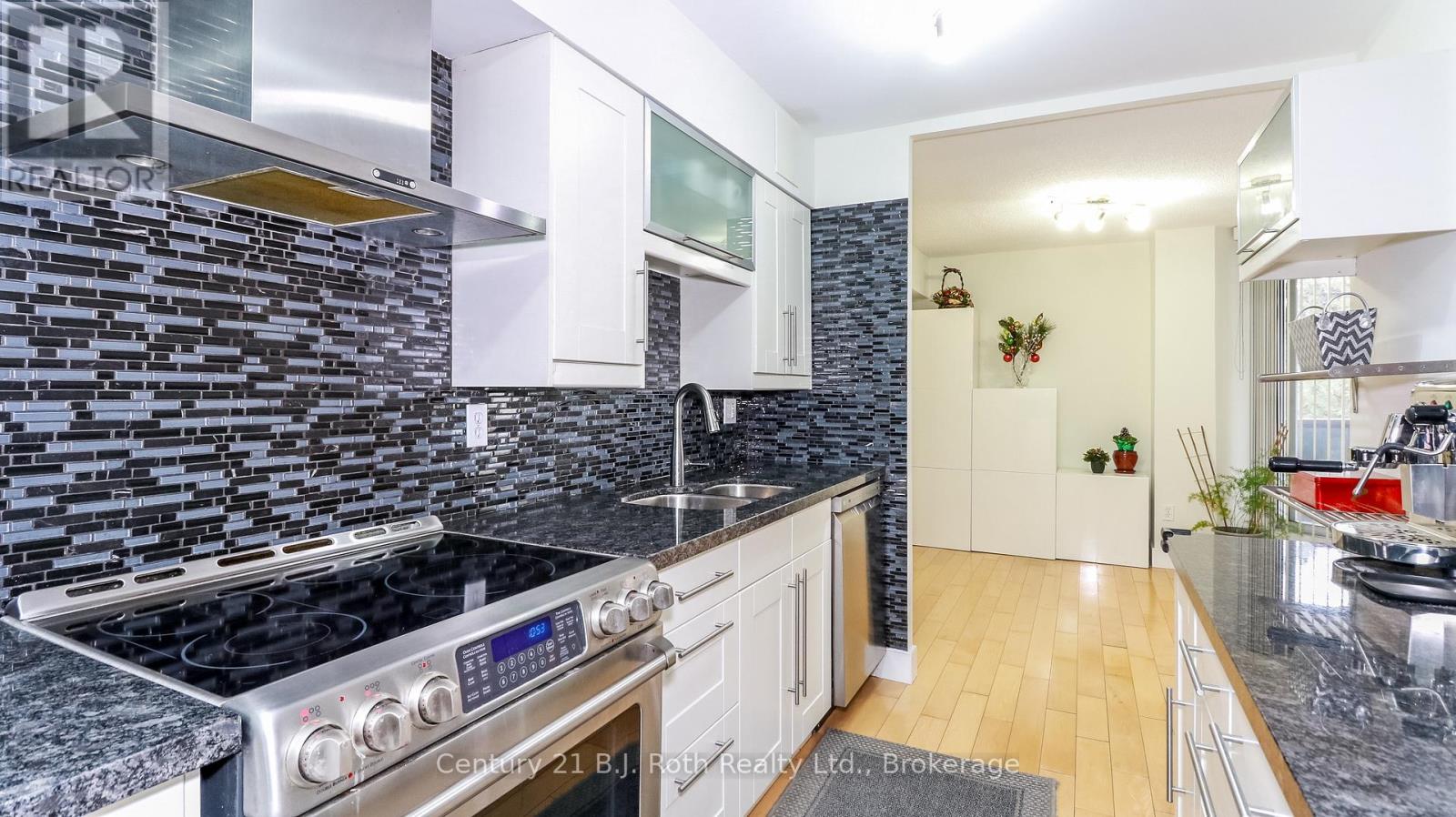 412 - 420 Mill Road W, Toronto, Ontario  M9C 1Z1 - Photo 3 - W11975160