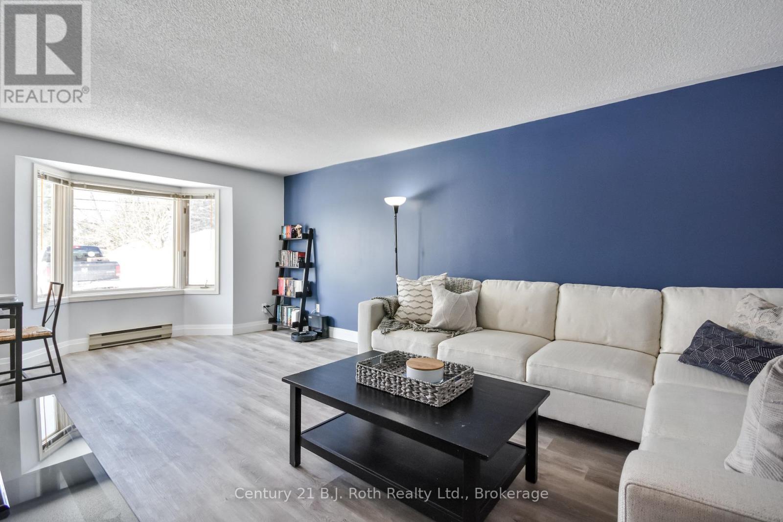 21 - 155 Church Street, Penetanguishene, Ontario  L9M 1E4 - Photo 4 - S11977030