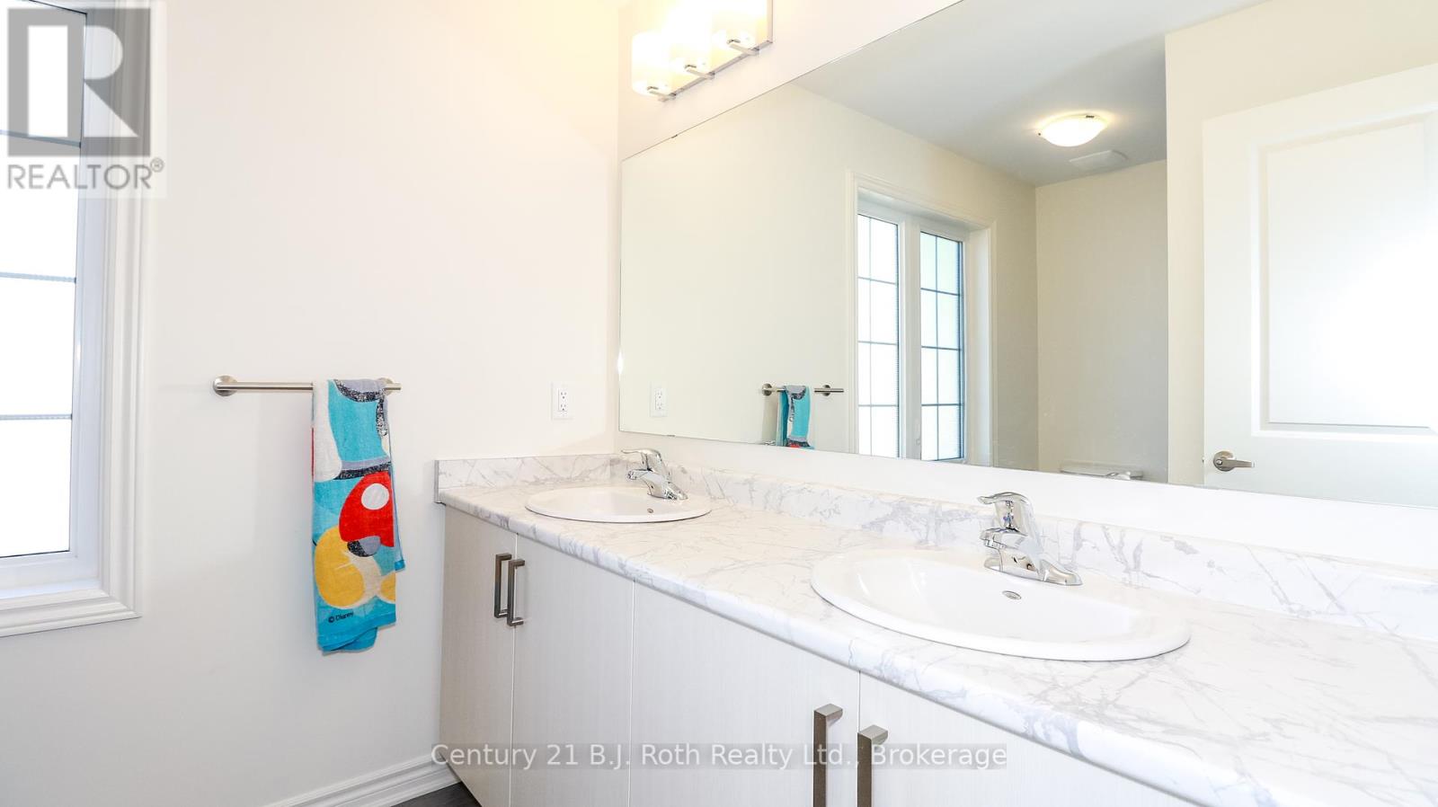 243 Mckenzie Drive, Clearview, Ontario  L0M 1S0 - Photo 15 - S11979748