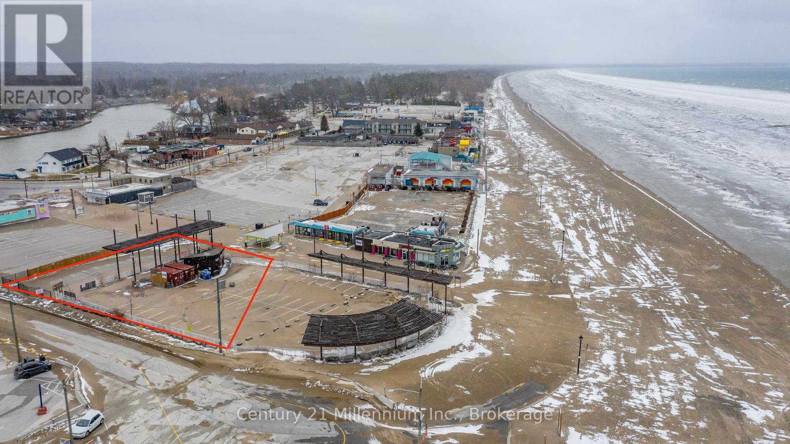 9 Main Street, Wasaga Beach, Ontario  L9Z 2K3 - Photo 4 - S11982819