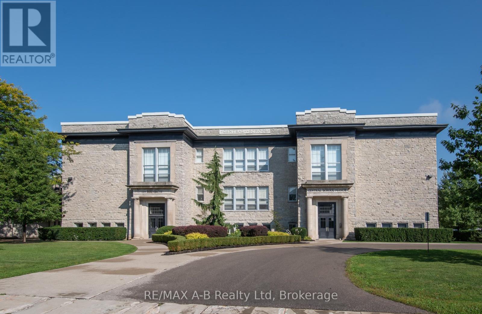 1c - 189 Elizabeth Street, St. Marys, Ontario  N4X 0B5 - Photo 2 - X11984942