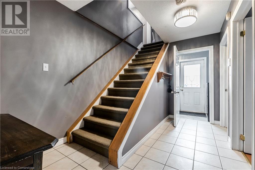 75 Sekura Crescent, Cambridge, Ontario  N1R 7C9 - Photo 4 - 40700312