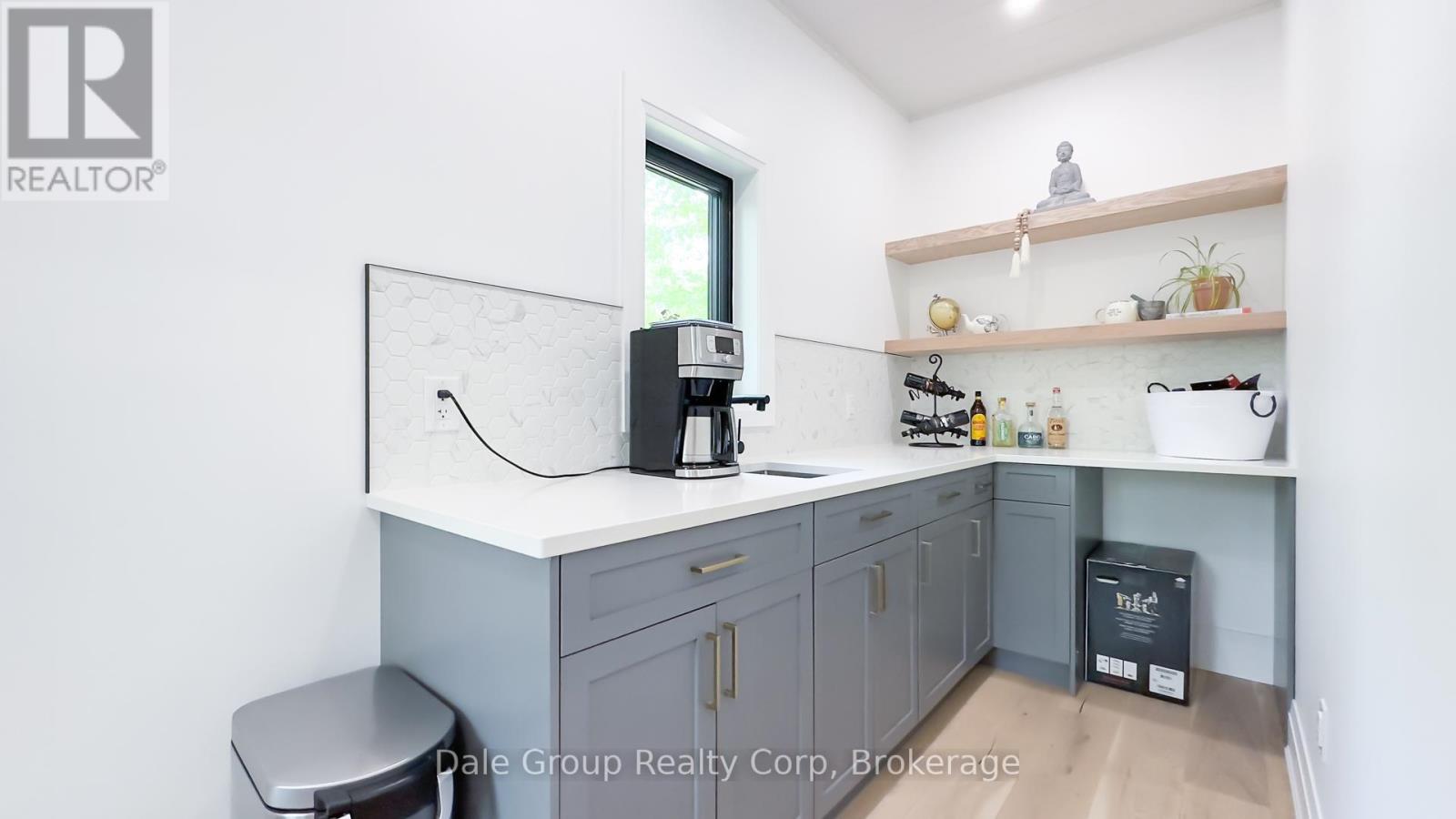 8354 Oakwood Drive S, Lambton Shores, Ontario  N0M 1T0 - Photo 16 - X11988541