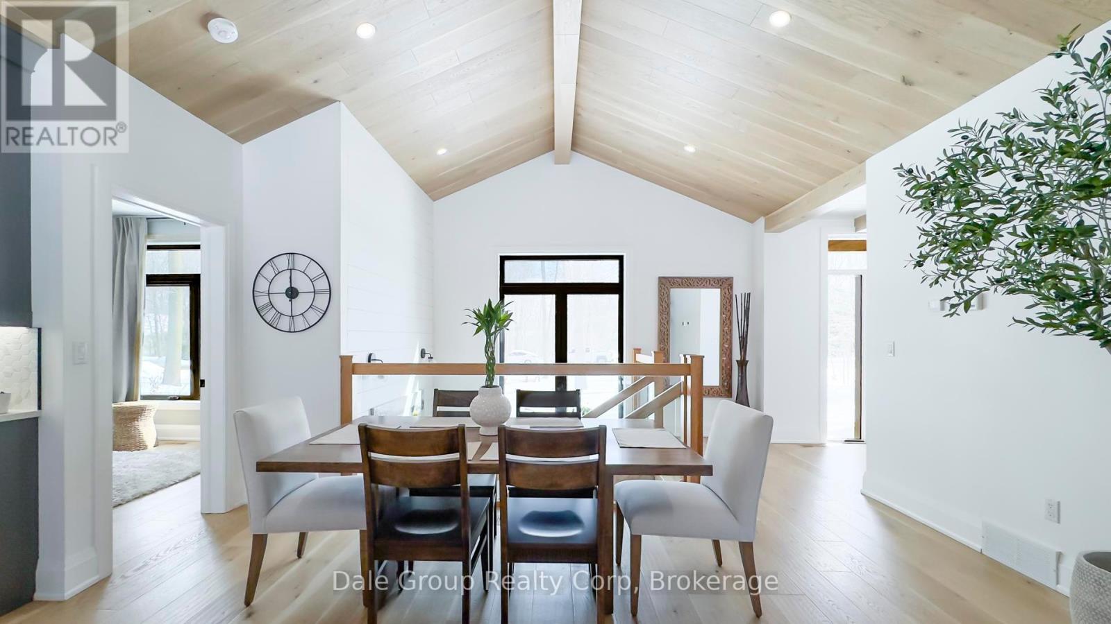 8354 Oakwood Drive S, Lambton Shores, Ontario  N0M 1T0 - Photo 9 - X11988541