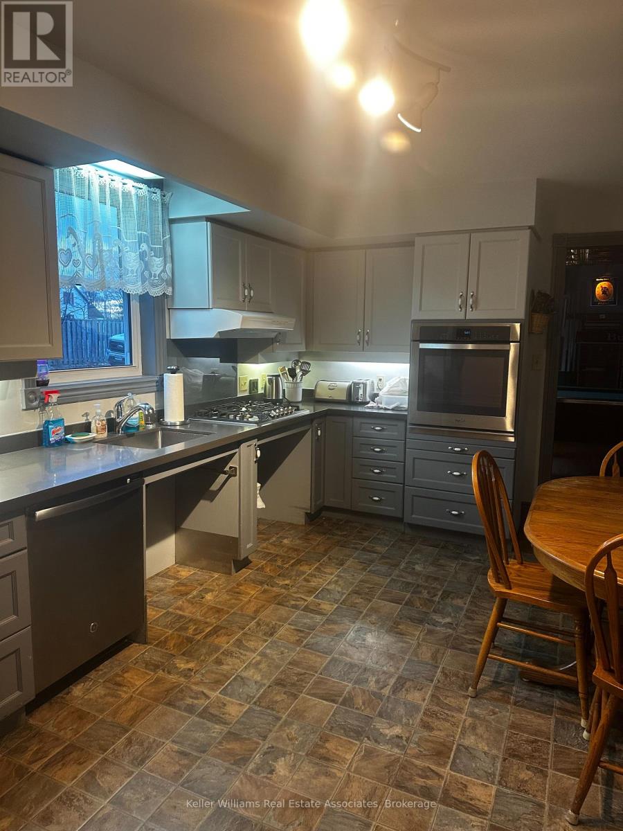 860 Muskoka Road South Road S, Gravenhurst, Ontario  P1P 1K3 - Photo 3 - X11989664