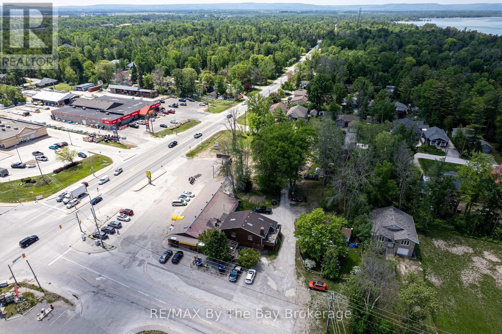 146 45th Street N, Wasaga Beach, Ontario  L9Z 1Z2 - Photo 3 - S11993381