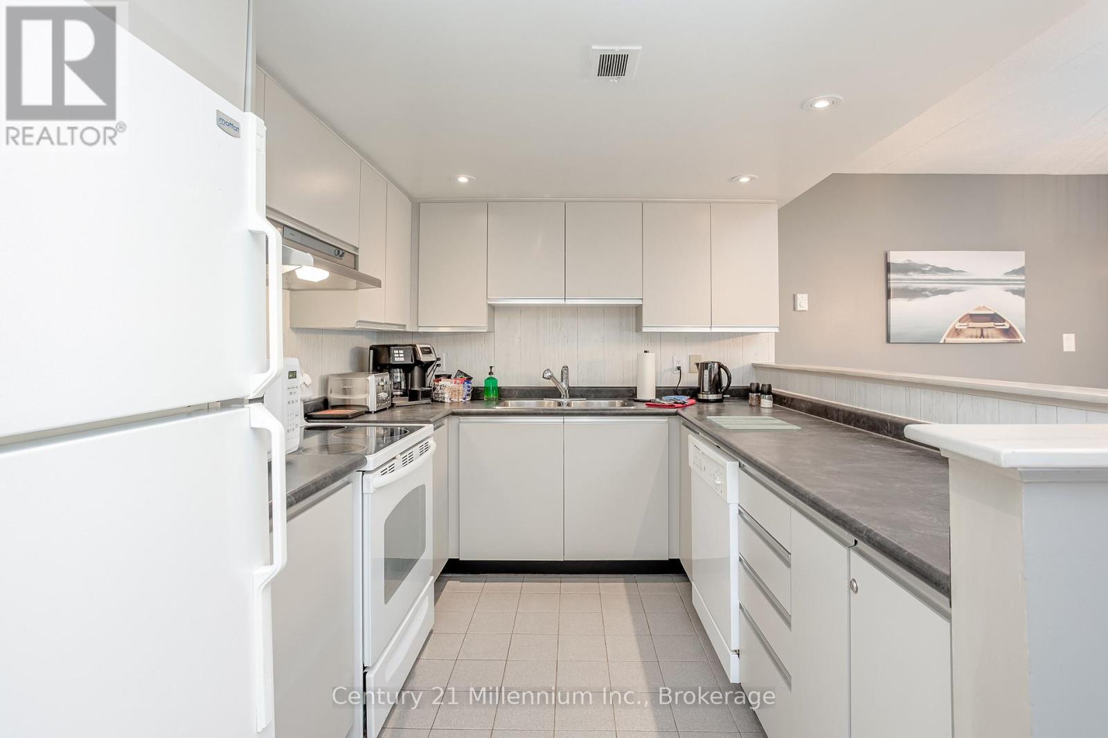 313 - 107 Ann Heggtveit Drive, Blue Mountains, Ontario  L9Y 0P7 - Photo 4 - X11994176