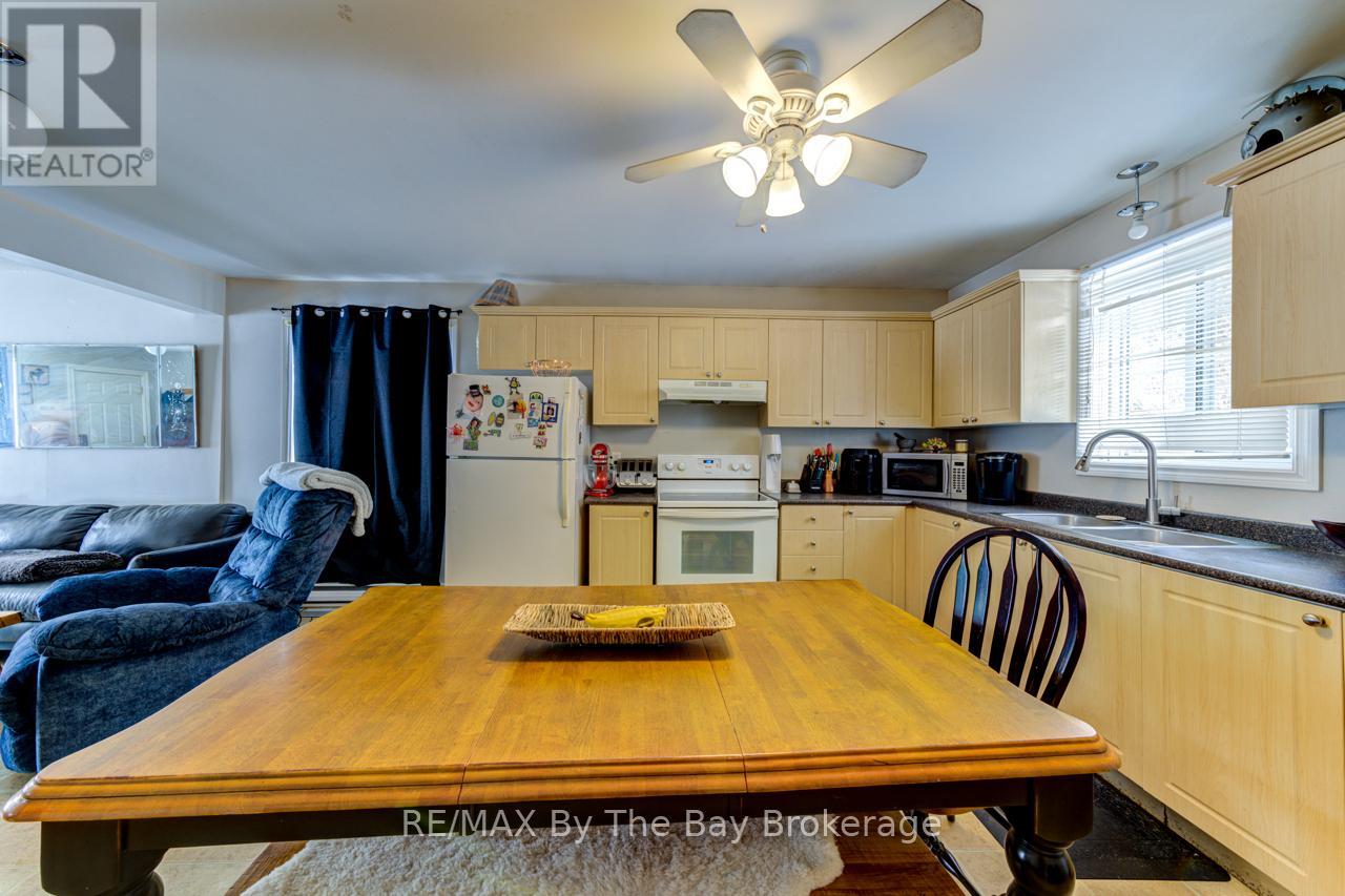 701 River Road E, Wasaga Beach, Ontario  L9Z 2M3 - Photo 11 - S11998132