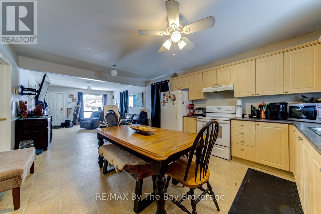 701 River Road E, Wasaga Beach, Ontario  L9Z 2M3 - Photo 14 - S11998132