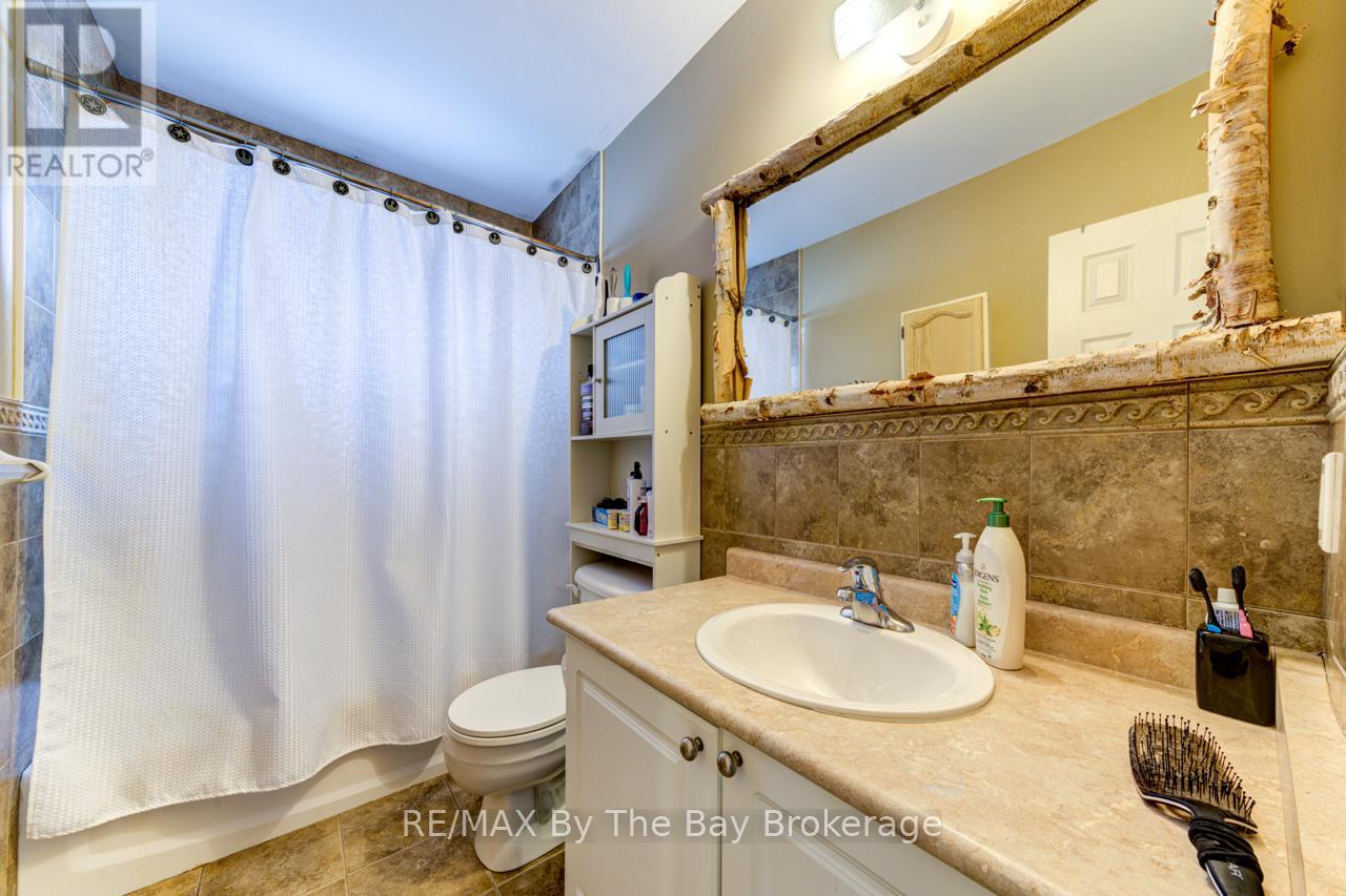 701 River Road E, Wasaga Beach, Ontario  L9Z 2M3 - Photo 17 - S11998132