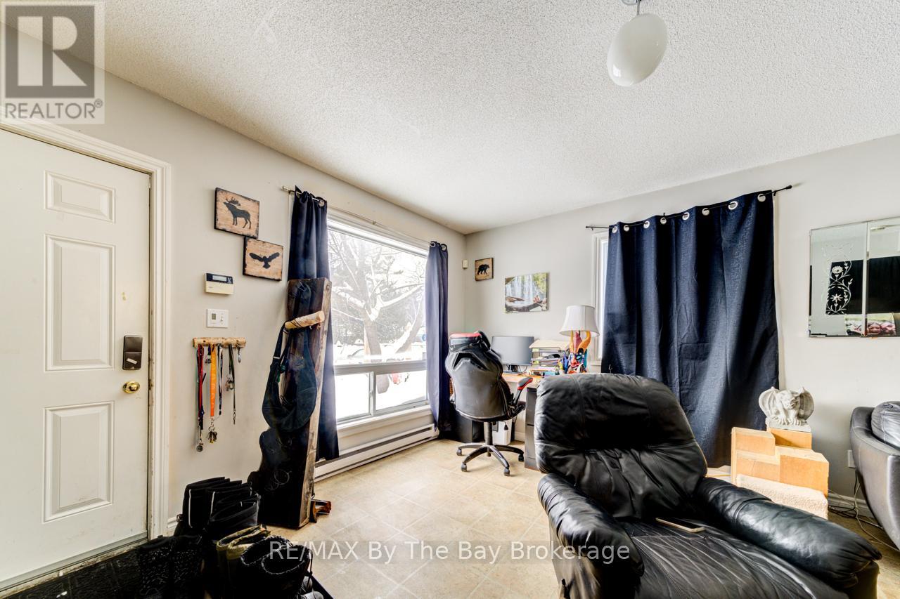 701 River Road E, Wasaga Beach, Ontario  L9Z 2M3 - Photo 3 - S11998132