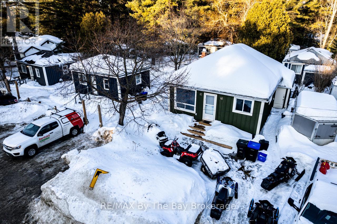 701 River Road E, Wasaga Beach, Ontario  L9Z 2M3 - Photo 34 - S11998132