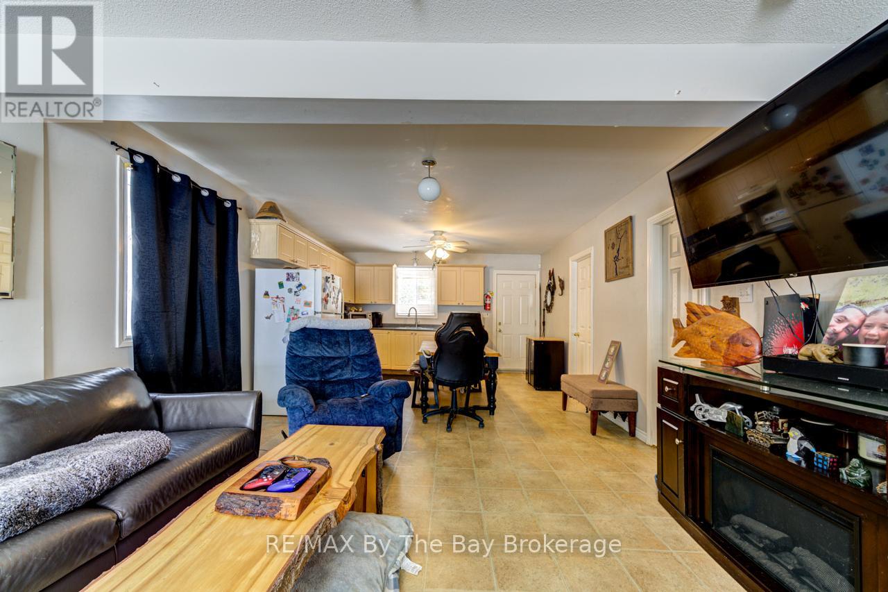 701 River Road E, Wasaga Beach, Ontario  L9Z 2M3 - Photo 5 - S11998132