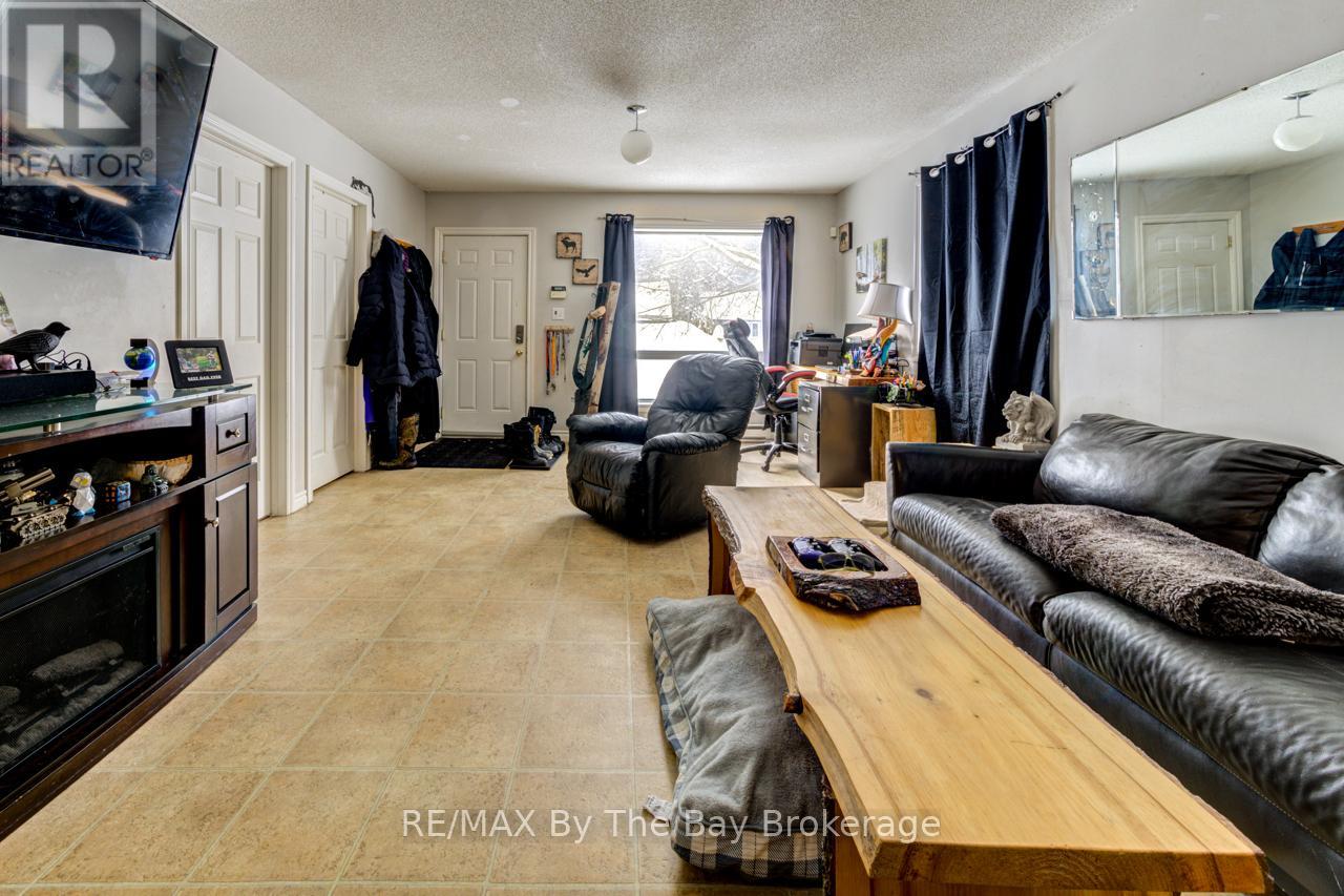 701 River Road E, Wasaga Beach, Ontario  L9Z 2M3 - Photo 7 - S11998132