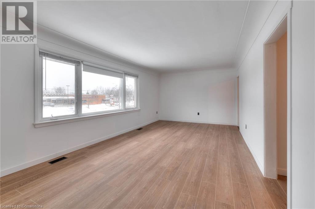 524 Krug Street, Kitchener, Ontario  N2B 1L6 - Photo 6 - 40703657