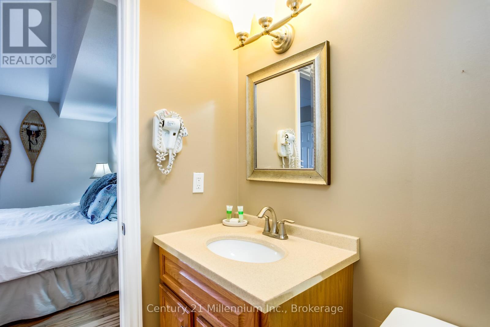 212 - 107 Ann Heggtveit Drive, Blue Mountains, Ontario  L9Y 0P7 - Photo 22 - X12002088