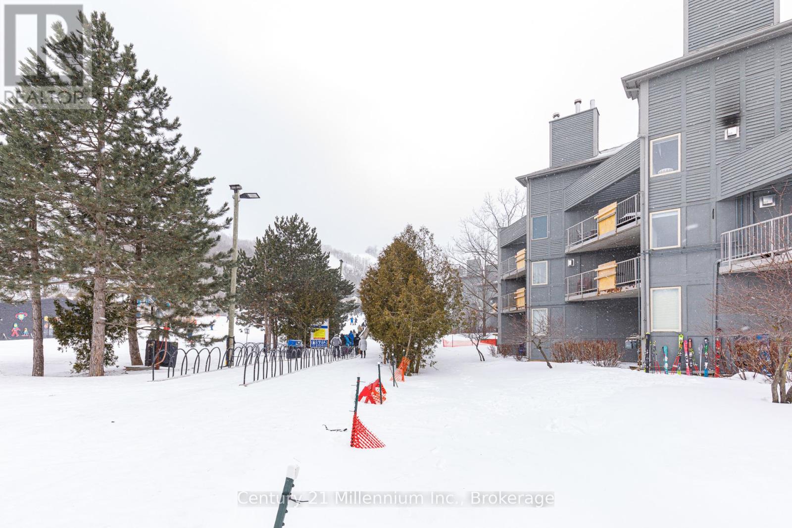 212 - 107 Ann Heggtveit Drive, Blue Mountains, Ontario  L9Y 0P7 - Photo 48 - X12002088