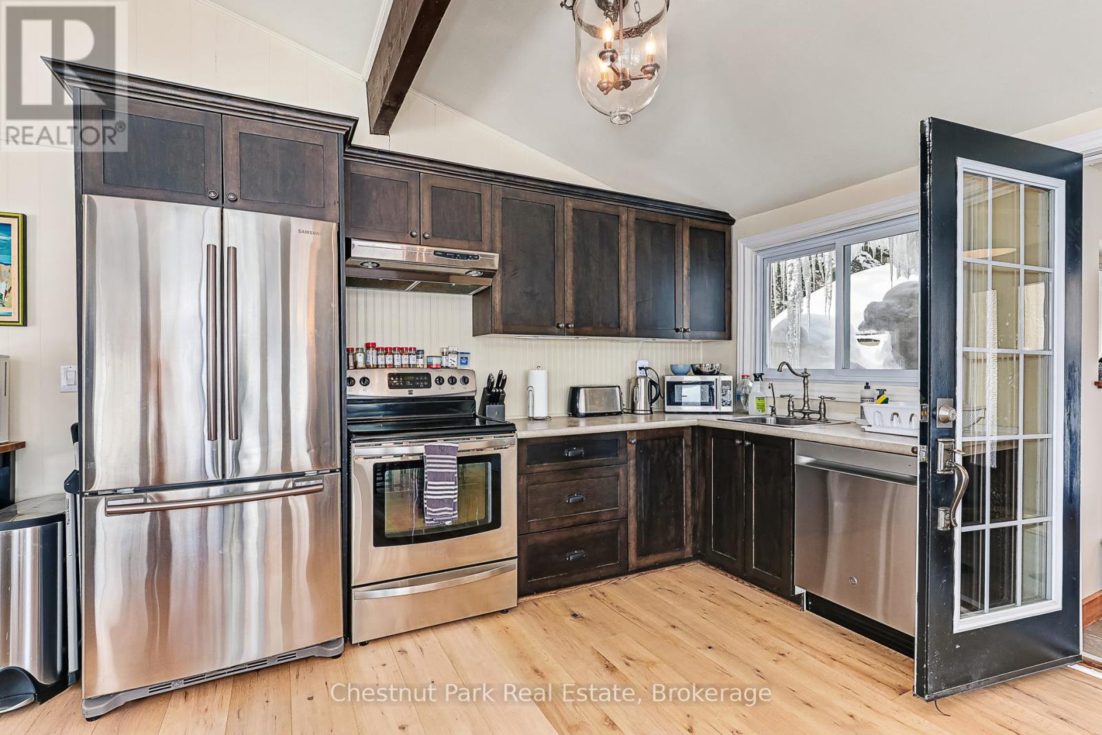116 Castleview Road, Blue Mountains, Ontario  L9Y 0R6 - Photo 19 - X12002652