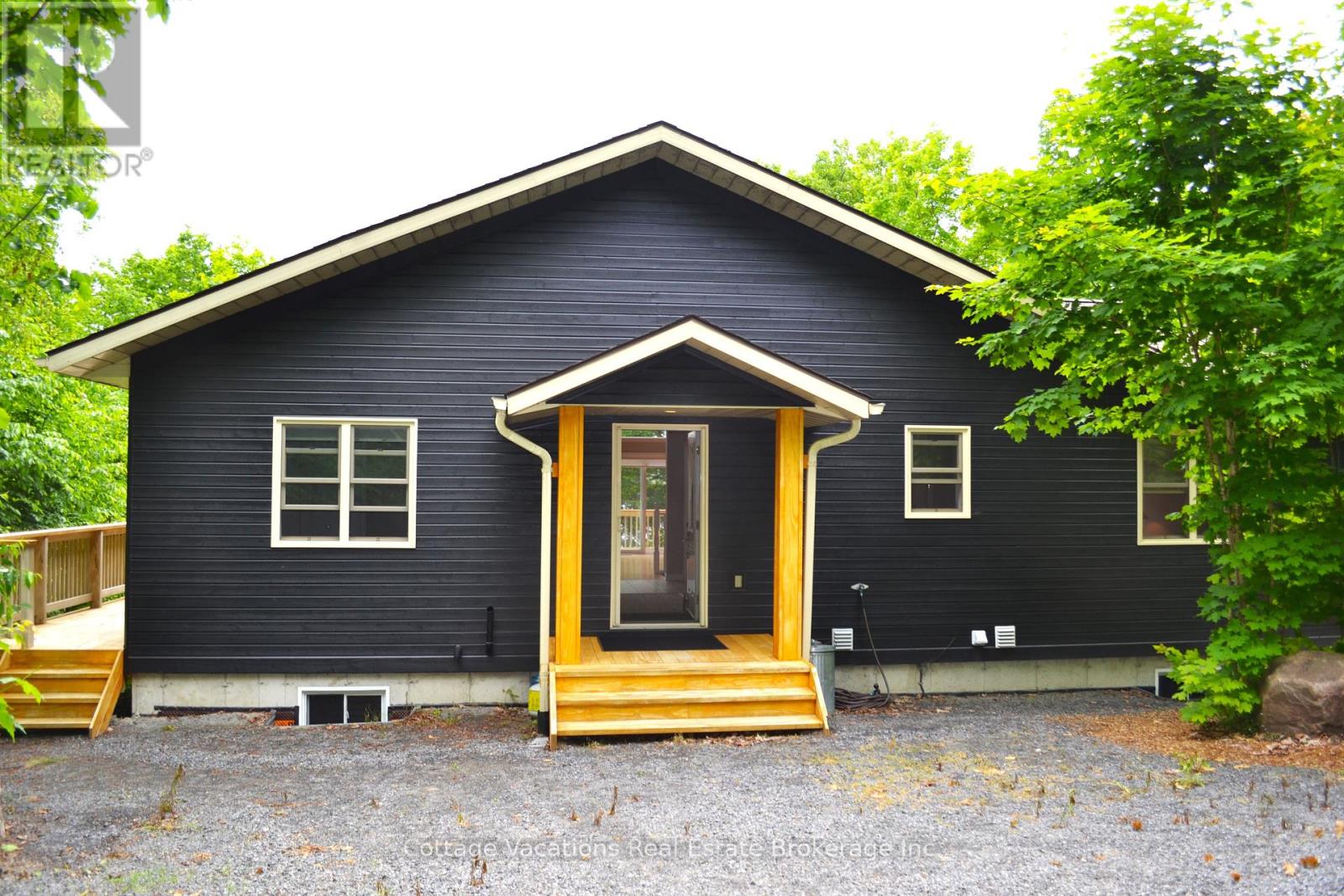 26 Port Vernon Lane, Huntsville, Ontario  P1H 2J2 - Photo 6 - X12004947