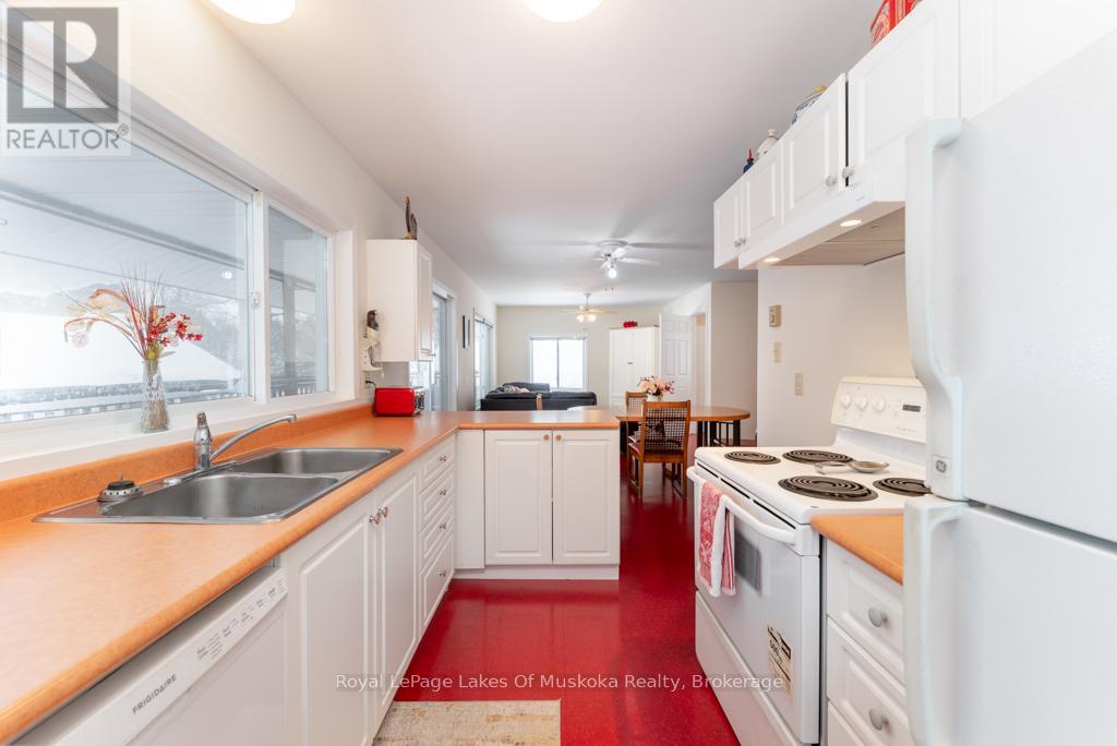 97 Pineaire Lane, Perry, Ontario  P0A 1J0 - Photo 13 - X12005106