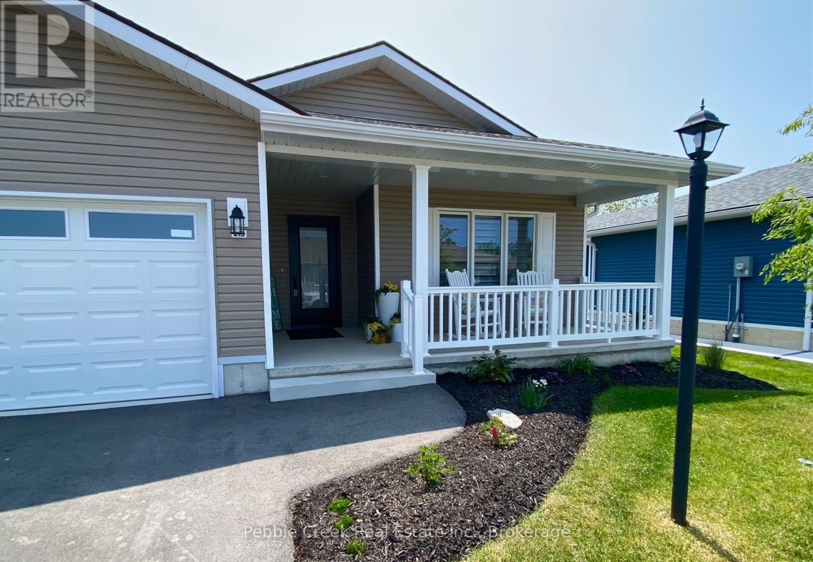 215 Lake Breeze Drive, Ashfield-Colborne-Wawanosh, Ontario  N7A 0C6 - Photo 2 - X12014778