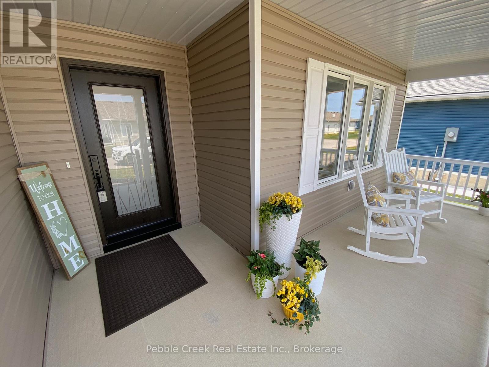 215 Lake Breeze Drive, Ashfield-Colborne-Wawanosh, Ontario  N7A 0C6 - Photo 3 - X12014778