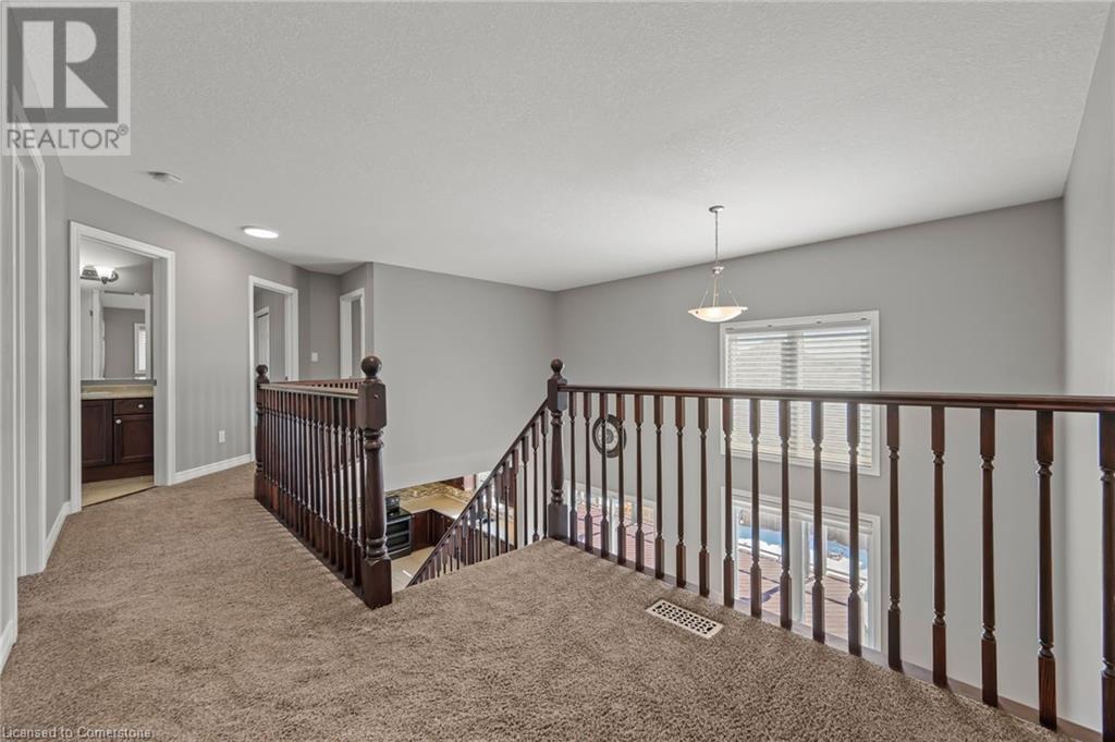 561 Thomas Slee Drive, Kitchener, Ontario  N2P 2Y7 - Photo 10 - 40706310