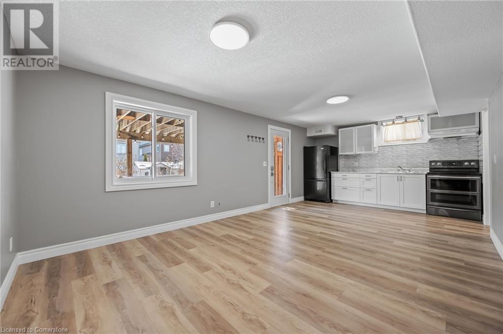 561 Thomas Slee Drive, Kitchener, Ontario  N2P 2Y7 - Photo 21 - 40706310