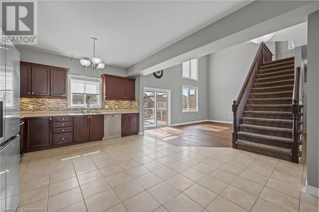 561 Thomas Slee Drive, Kitchener, Ontario  N2P 2Y7 - Photo 9 - 40706310