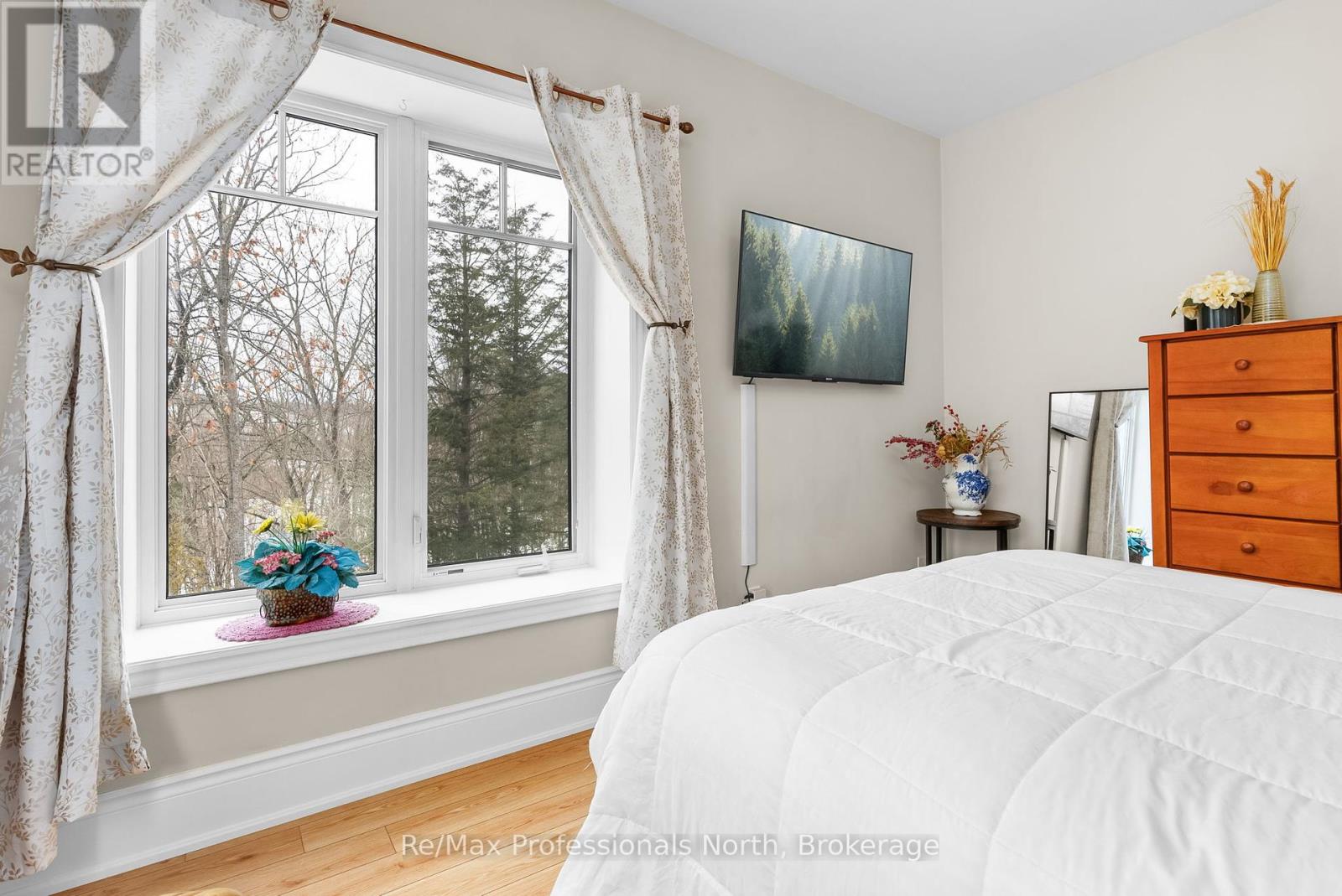 402 - 391 James Street W, Gravenhurst, Ontario  P1P 0A5 - Photo 18 - X12019583