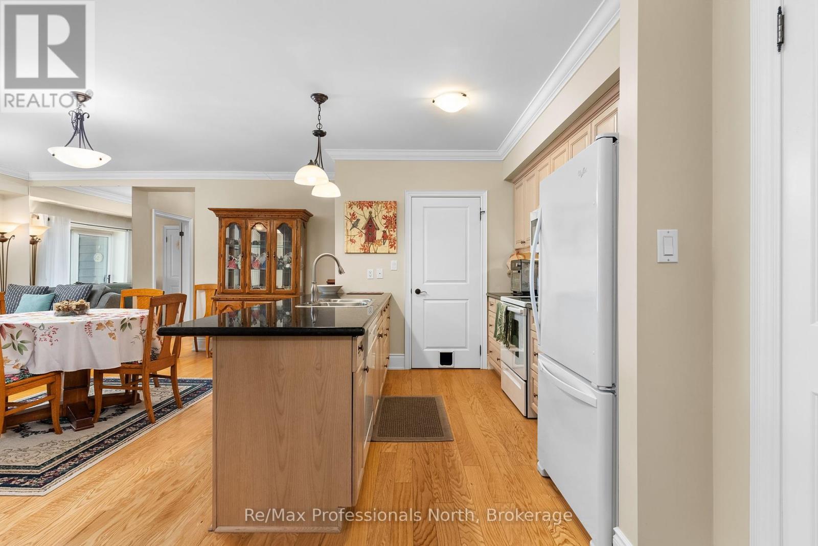 402 - 391 James Street W, Gravenhurst, Ontario  P1P 0A5 - Photo 7 - X12019583