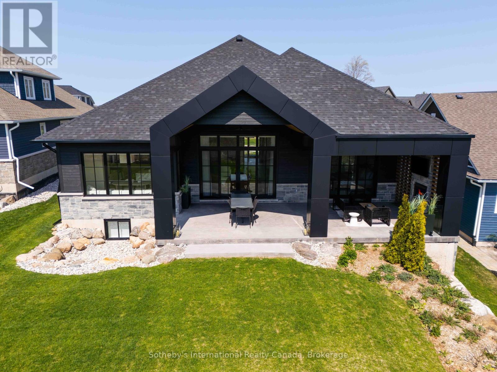 518 Algonquin Trail, Georgian Bluffs, Ontario  N0H 1S0 - Photo 1 - X12020499