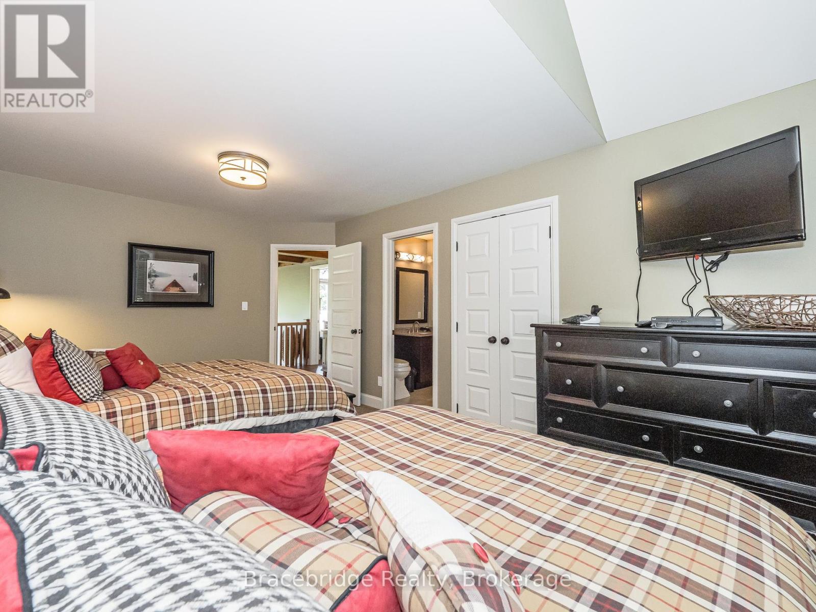 Sandfield 8 W4 - 3876 Muskoka Rd Hwy 118 W, Muskoka Lakes, Ontario  P0B 1J0 - Photo 28 - X12027702