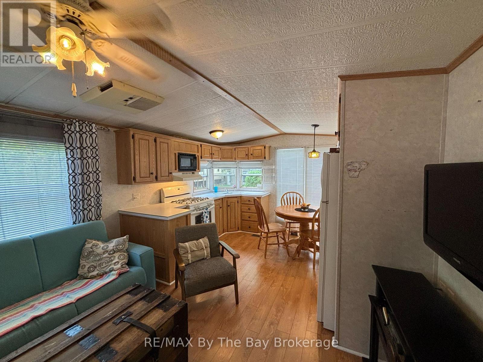 154 - 85 Theme Park Drive, Wasaga Beach, Ontario  L9Z 1X7 - Photo 13 - S12027880