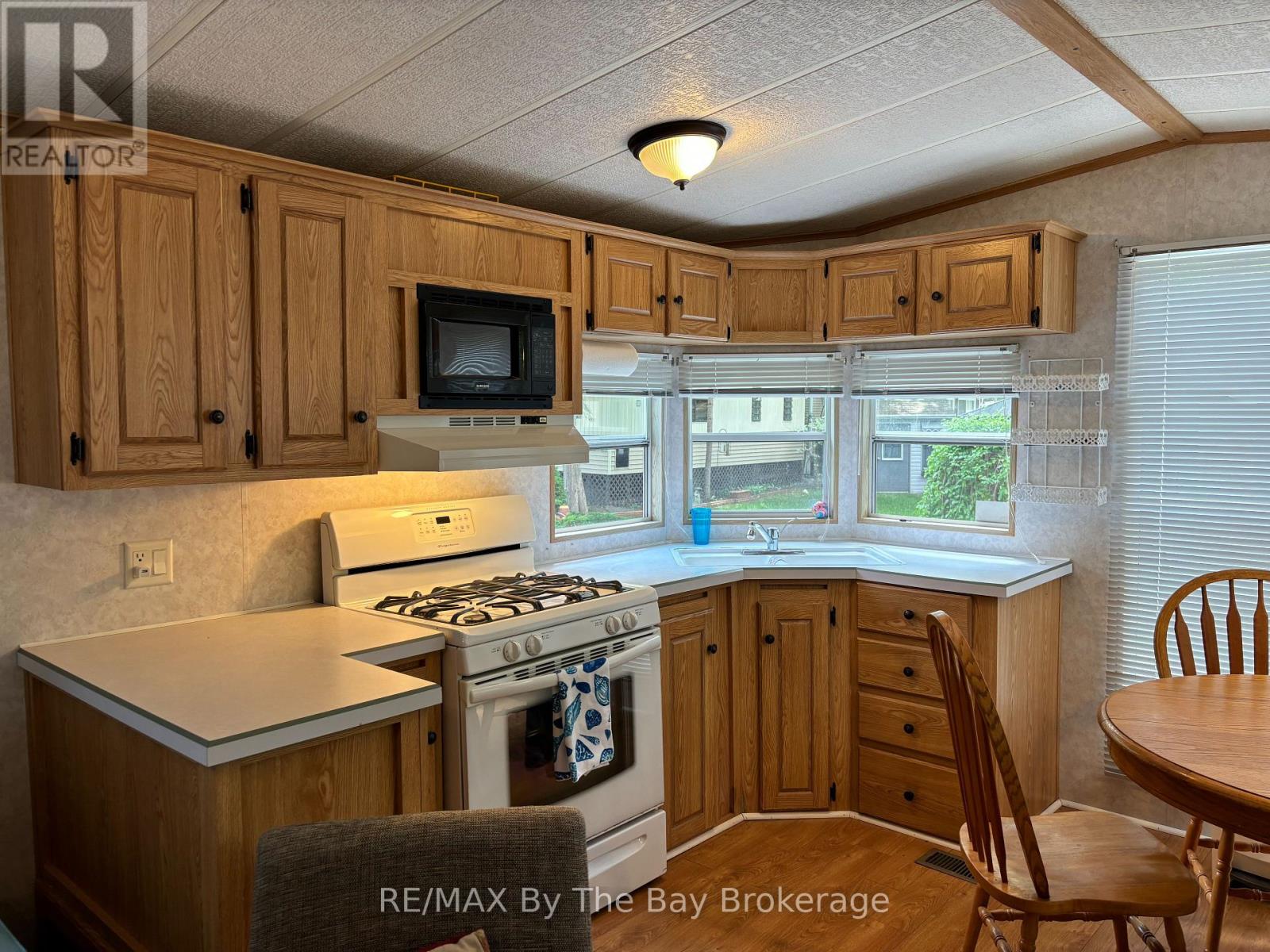 154 - 85 Theme Park Drive, Wasaga Beach, Ontario  L9Z 1X7 - Photo 14 - S12027880