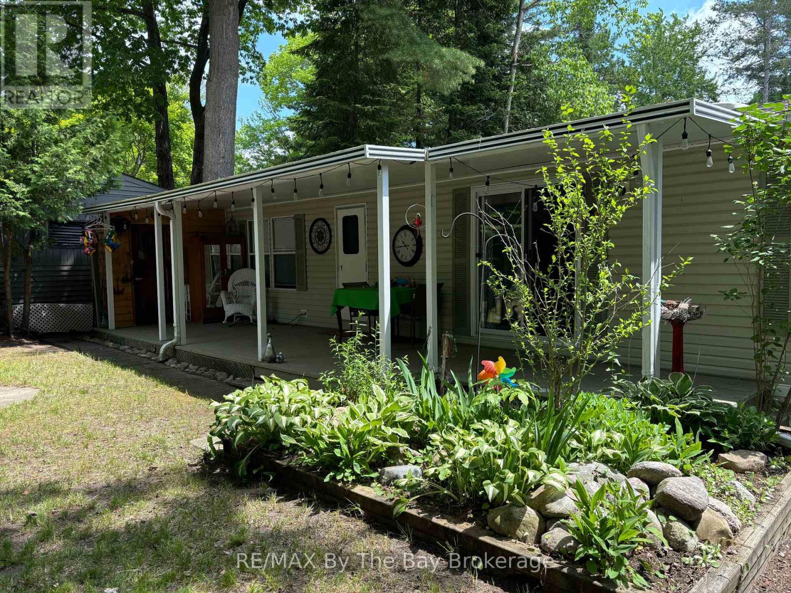 154 - 85 Theme Park Drive, Wasaga Beach, Ontario  L9Z 1X7 - Photo 3 - S12027880