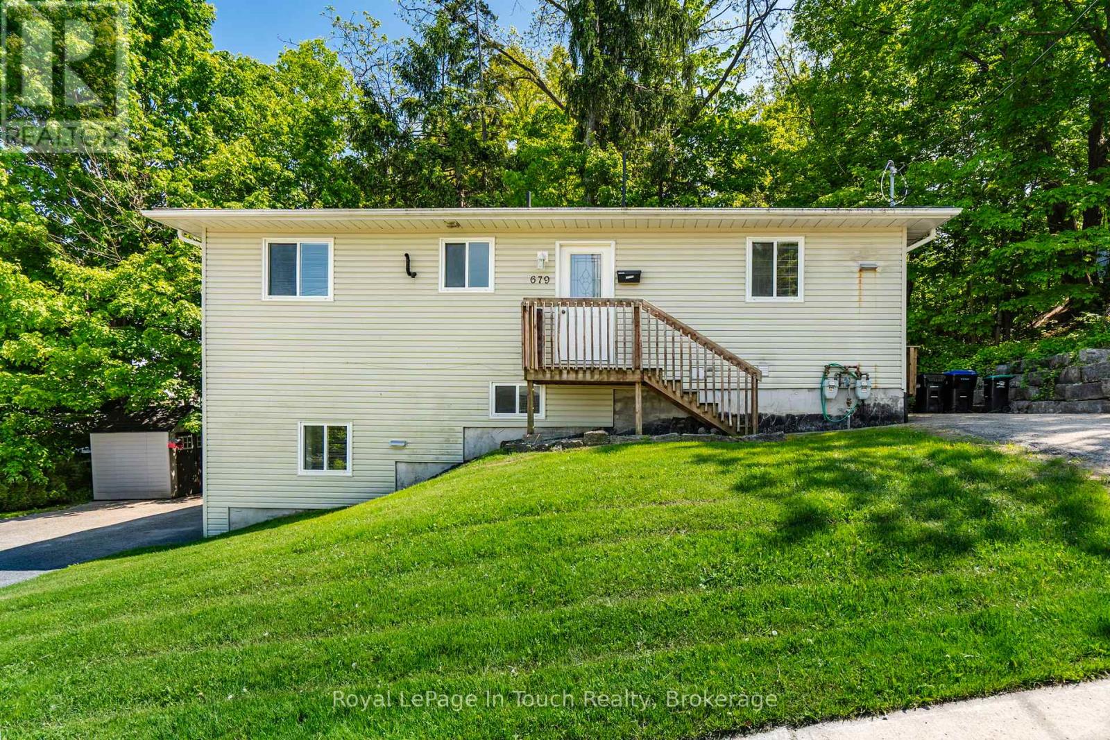 679 Montreal Street, Midland, Ontario  L4R 1G5 - Photo 3 - S12028300